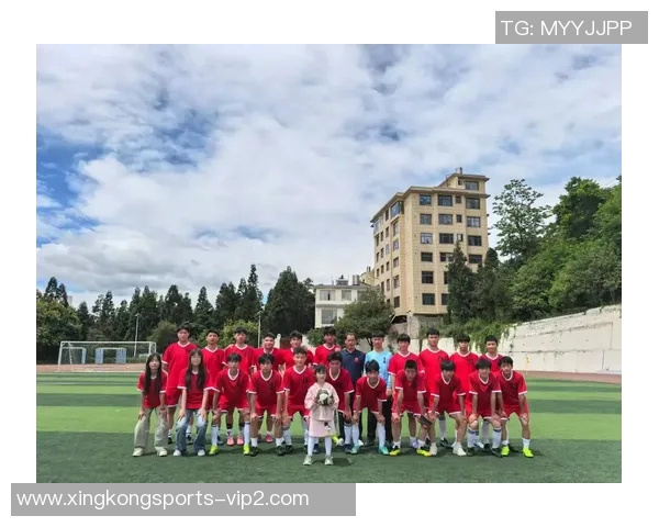 开封业余足球球星崛起 他们的奋斗与梦想在绿茵场上闪耀